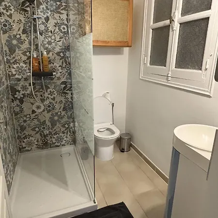 Logement Confort Centre De Beaucaire Baoba 2 Personnes شقة