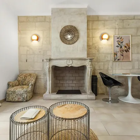 아파트 Logement Tout Equipes Au Centre Historique De Beaucaire - Baobab *