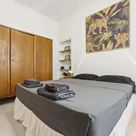 Logement Tout Equipes Au Centre Historique De Beaucaire - Baobab