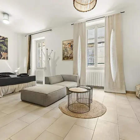 Logement Tout Equipes Au Centre Historique De Beaucaire - Baobab 아파트