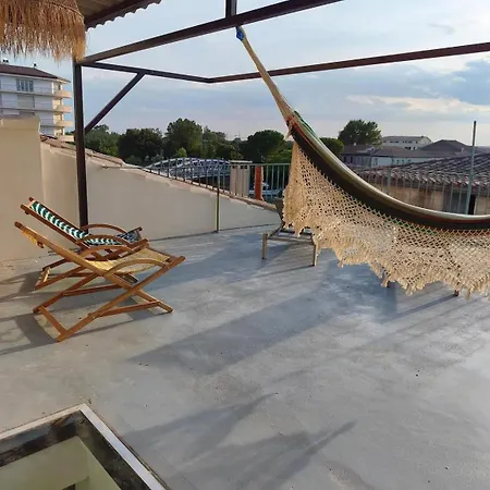Logement Tout Equipes Au Centre Historique De Beaucaire - Baobab *